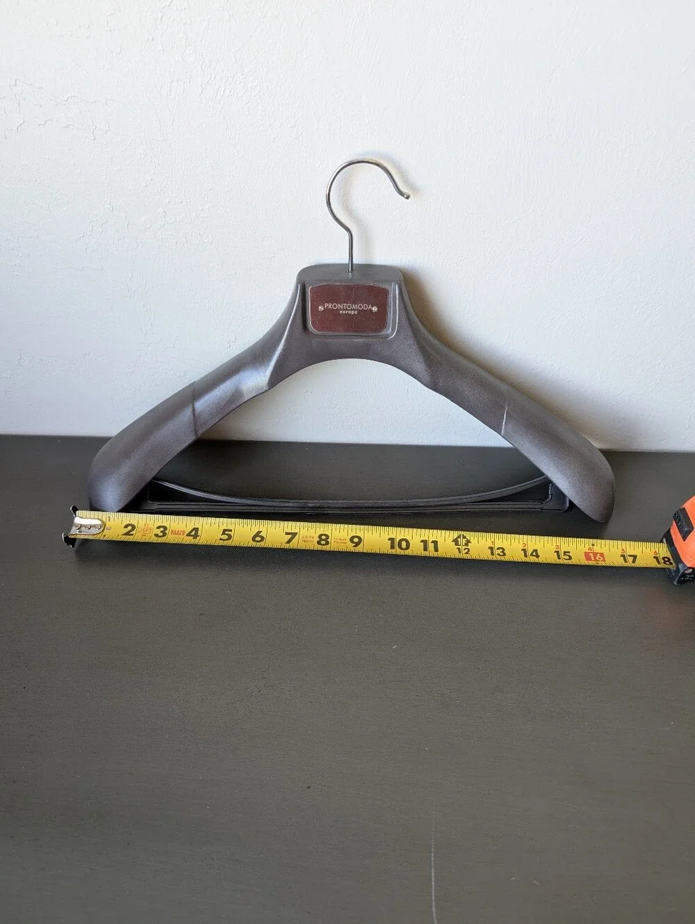 Prontomoda Europa Brown Bulky Thick Plastic Coat Heavy Clothes Hanger